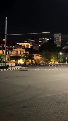 tugu muda drift 😁🏁💨 @teamekitoyama  @Pengepul Mobil Official Store  @ZicosterTowing  #semarang #drift #fyp #foryou 