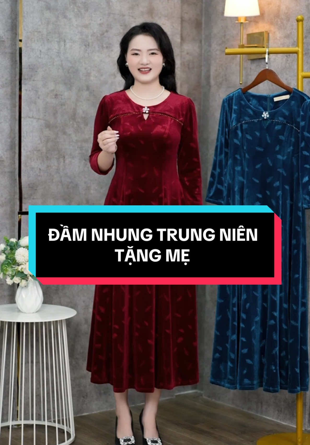 Đầm nhung trung niên tặng mẹ#thoitrangtrungnien #quatangme #lybee #lybeeshop #viraltiktok #thoitrangnu #dobotrungnien #vayditiec #donutrungnienchome #quanaotrungnienchome #vaytangme 