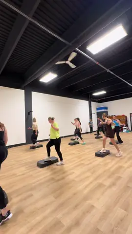 💃🏻💃🏻💃🏻 #workout #stepclassworkout #calgary #energy #stepclass 
