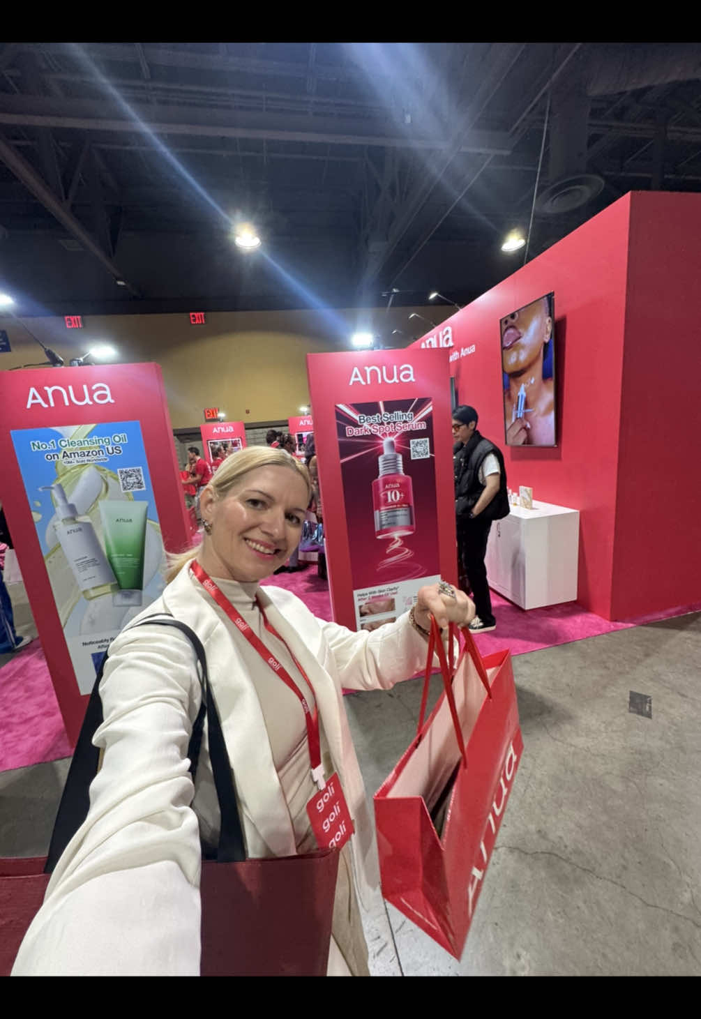 POV: You are the first time at YFcon 2025😜 #yfcon #yoofinds #fastmoss #conten tcreator #ugc @yoofinds @FastMoss @TikTok Shop 🇺🇸 