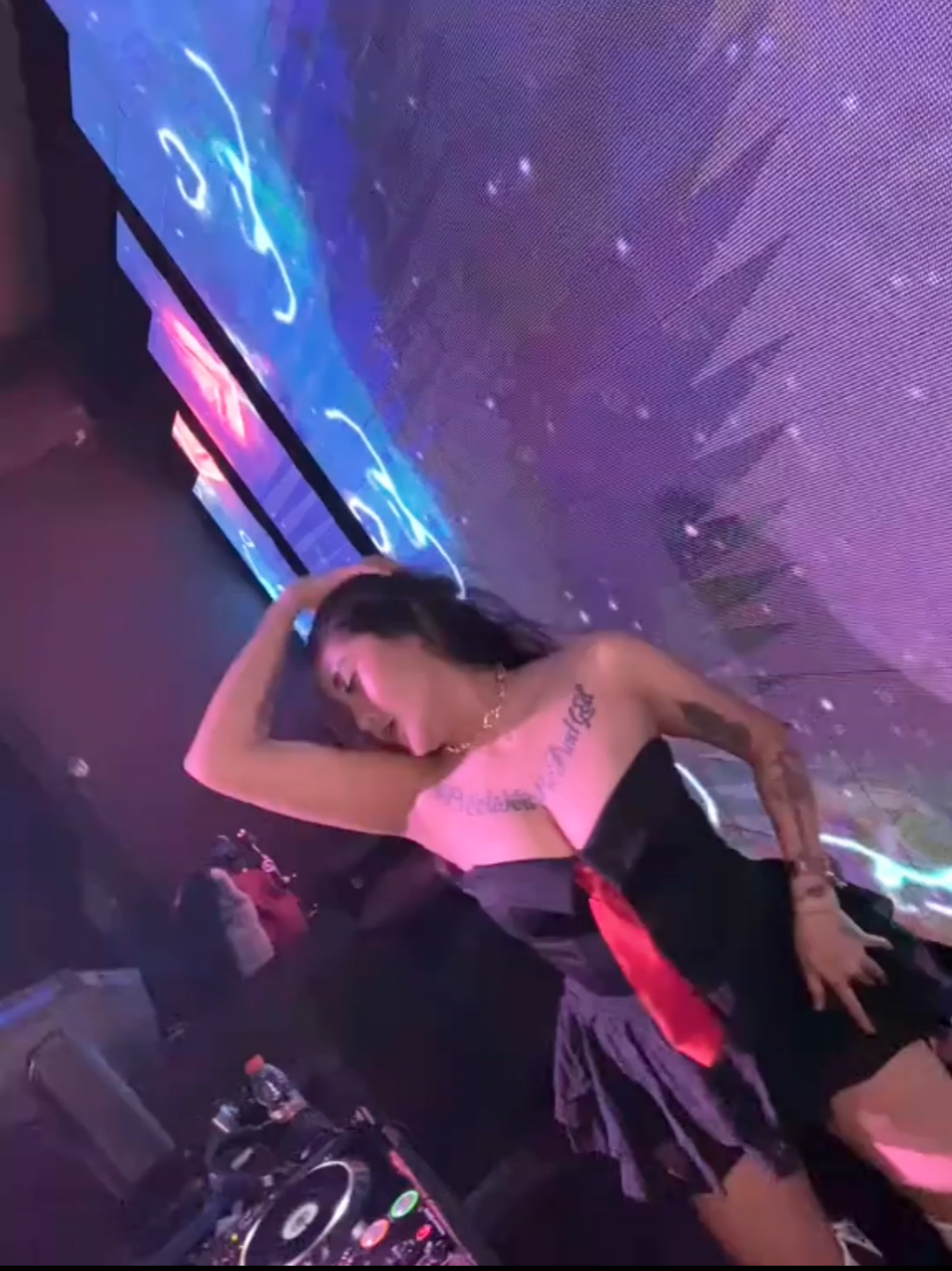 Nggak Goyang, Nggak Asyik #djclarabella #partypeople #ladiesnight #djviral #clubbingparty 