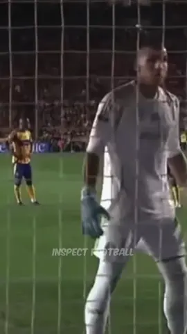 Strategi Kiper ini Tidak Berkutik Dihadapan Sergio Ramos