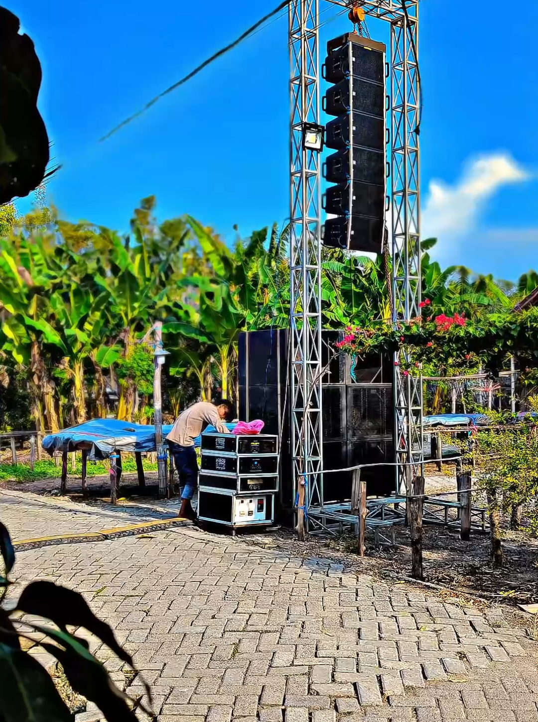 Siap menerima Infomu...  #soundjawatimur #soundsystem #oskadonproaudio #viralvideos #fypシ゚ 