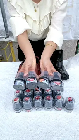 รองเท้าหนังของฉันขัดให้สะอาดเงางาม แสดงให้เห็นว่าฉันไม่ใช่ผู้ชายที่ไม่ดูแลตัวเอง~ #ครีมขัดรองเท้า #น้ำมันรองเท้า #การขัดรองเท้า #ครีมและแว็กซ์รองเท้า