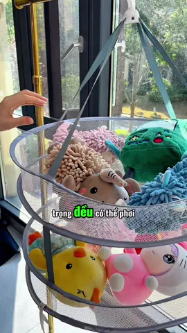 Túi lưới phơi tất và giỏ phơi quần áo là lựa chọn hoàn hảo cho những người lười biếng như chúng ta. Rất tiện lợi để phơi tất, đồ lót và thú nhồi bông!! #luoiphoiquanao #giophoiquanao #thietthuc #tienich #jizonguyen 