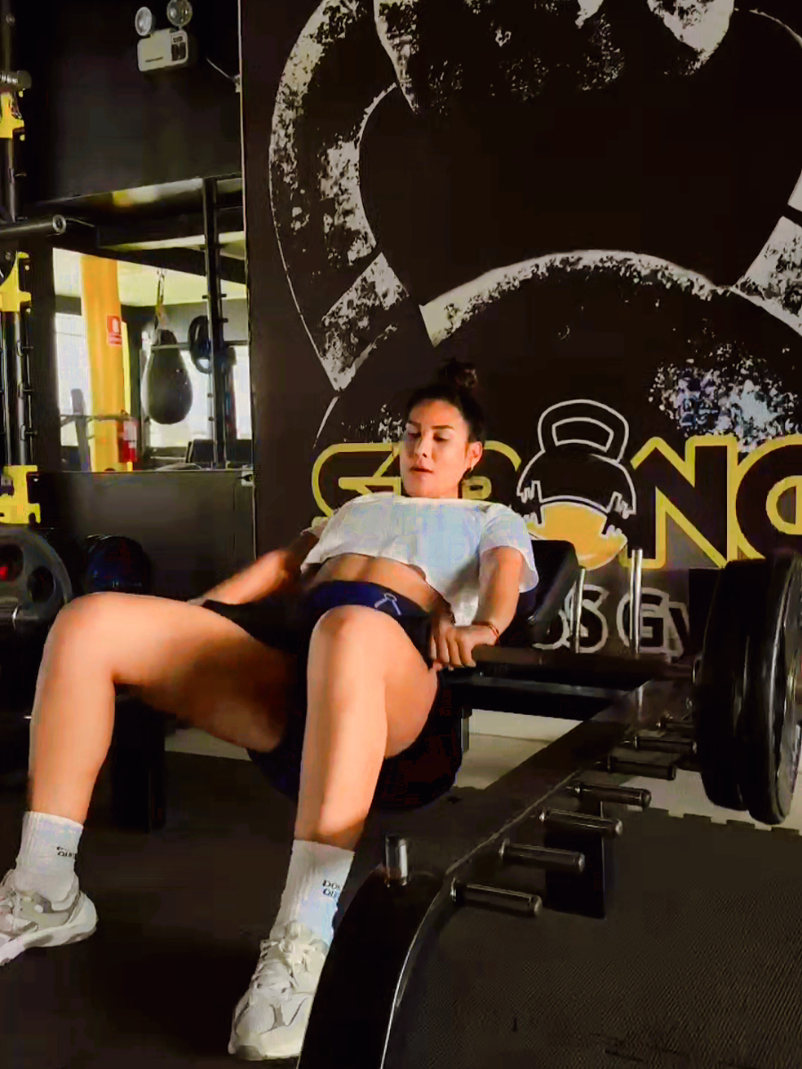 Centro de Entrenamiento Personalizado  @E.strongfitnessgym  🫵 Te ayudamos a estar en forma y saludable  Encuentranos en la calle 4 Satélite,  Av. Revolución, costado izquierdo del hospital de Ventanilla  o Escríbenos y consulta por nuestros Planes y Promociones que tenemos para tí  📲 924492589 . . #strongfitnessgym #motivation #personalizado #gym #GymTok 