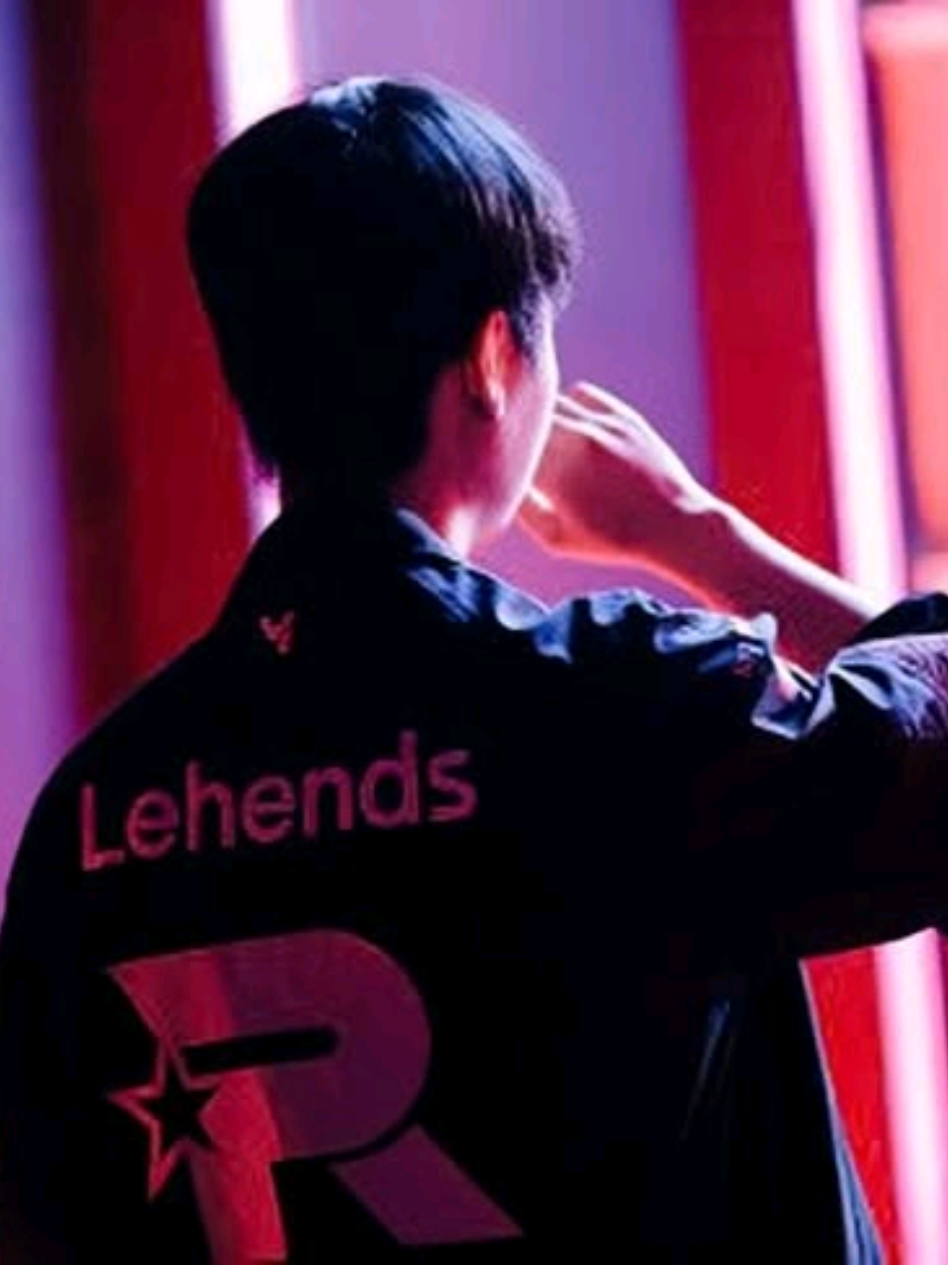 You come, I smile. You go, I'm empty . #lehends #sonsiwoo #xh #xhtiktok 