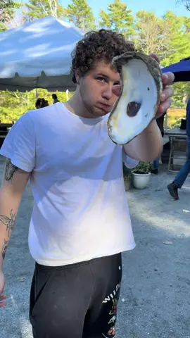 Would you eat a jumbo oyster? #giantoyster #maine #shuckingoysters #fyp #viral 