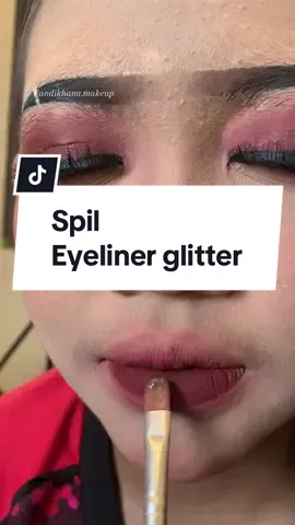 #fyp #fyppppppppppppppppppppppp #4u #makeup #inspirasimakeup #eyelinerglitter 
