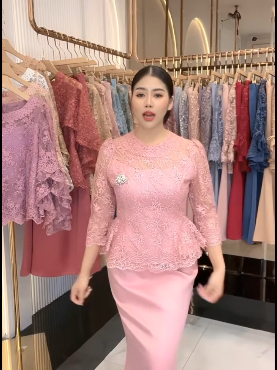 #ชุดแม่เจ้าบ่าว#ชุดแม่เจ้าสาว#ชุดเซตเจ้าภาพออกงาน#ชุดไทย#ร้านดังในติ๊กต๊อก 