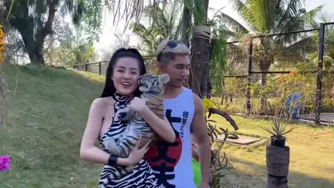 Ngân 98 tuổi cọp nên rất thích cọp 😍😍🥰#ngan98 #luongbangquang #thucung 