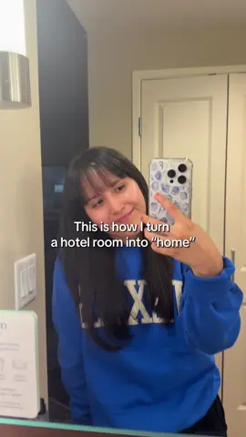 This place is mine for a while, I must feel comfortable and being able to feel like it belongs to me somehow. The spots around the room arenn’t random anymore, they now have intention. #hotellife #hotelliving #livingsbroad 