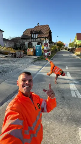 Heude is wieder Freidaaach !!! 😅🤘💫 Mit @Mendo genießt es !!!#construction #operator_excavator #worklife #spassbeimarbeiten #headspin 
