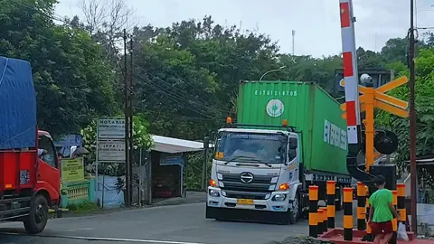 truk hino kontainer EVERGREEN #bismillahfyp #fouryourpage #cctv_veteran🤙🎥 #zxycba #fypviralシviral 