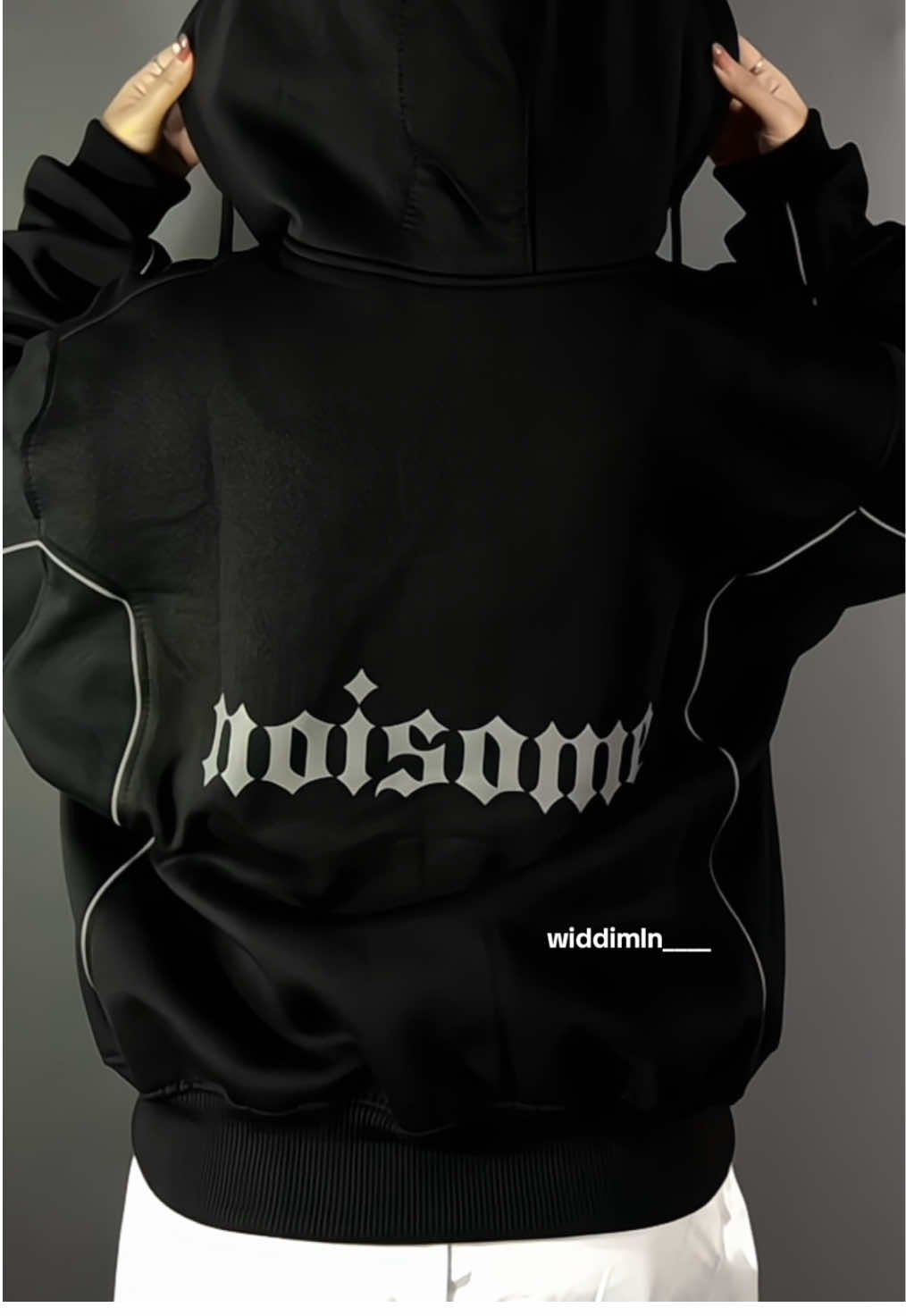 Gong bgttt hoodie sama celana gombrongnyaa!🫵🏻🥵🖤 #hoodie #hoodieboxy #hoodiekeren #kalcer #skena 