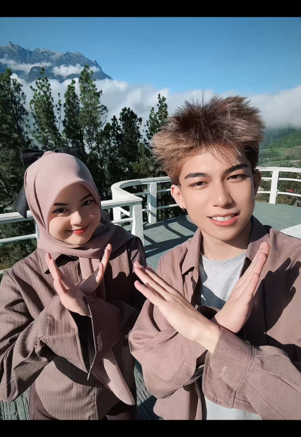 First time bikin video dc gini wkwk tebak ini berapa kali retake ? 😂  #allstarinfluencersaward2025 #VisitMalaysia2026 #MalaysiaTrulyAsia #CutiCutiMalaysia #SurrealExperiences