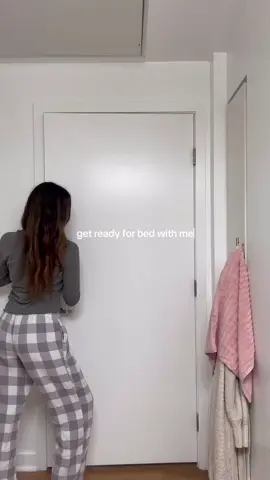 get ready for bed with me 🛏️🌸🫧🪞 #skincare #skincareroutine #nightroutine #bedtimeroutine #beauty 