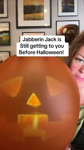 Who doesn’t love being entertained by a pumpkin #jabberinjack #halloweendecor 