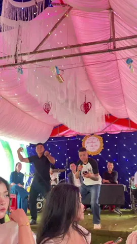 Hát một bài nữa đi 