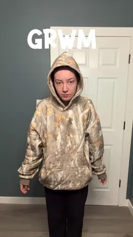 Me every morning twerking for warmth 🥶 #winter #grwm #help #fyp 