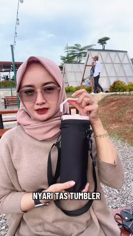 Rekomendasi buat yg punya tumbler nih , ini sudah dilengkapi tali panjang jadi lebih praktis ga mesti nenteng2 tumbler lagi ..#tastumbler #tasbotolminum #tasbotol #pelindungtumbler #tumbler 