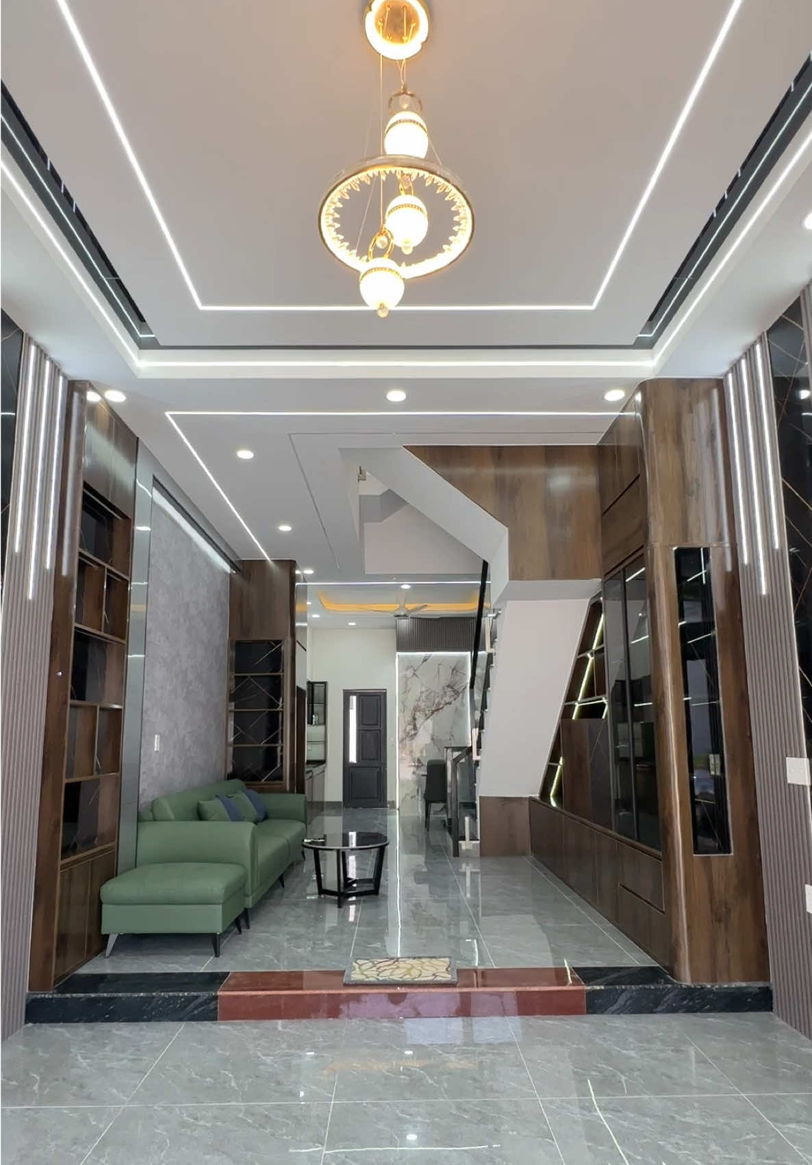Diện tích: 60m² | Kết cấu: 1 trệt 2 lầu 🛏 4 phòng ngủ | 🚿 4 WC | 🧘‍♂️ Phòng thờ 🚗 Sân ô tô riêng | 🌿 Sân thượng thoáng mát #nhadep #nha360 #batdongsansaigon #xuhuong #bannhadian 