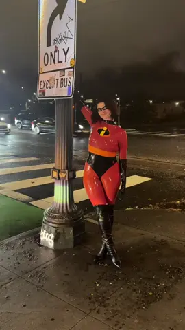 Guess who is making another debut this year 🤭 #halloween #elastigirl 