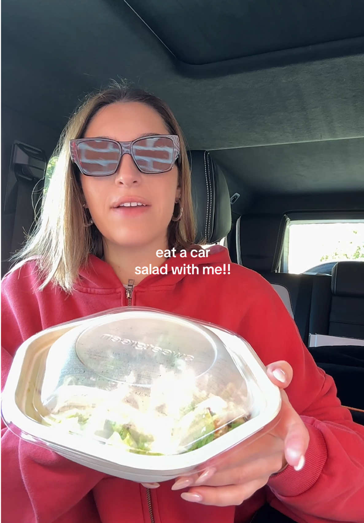 This is a very good order I won’t lie #salad #mukbang #mukbangeatingshow #eatwithme #wieiadrealistic 