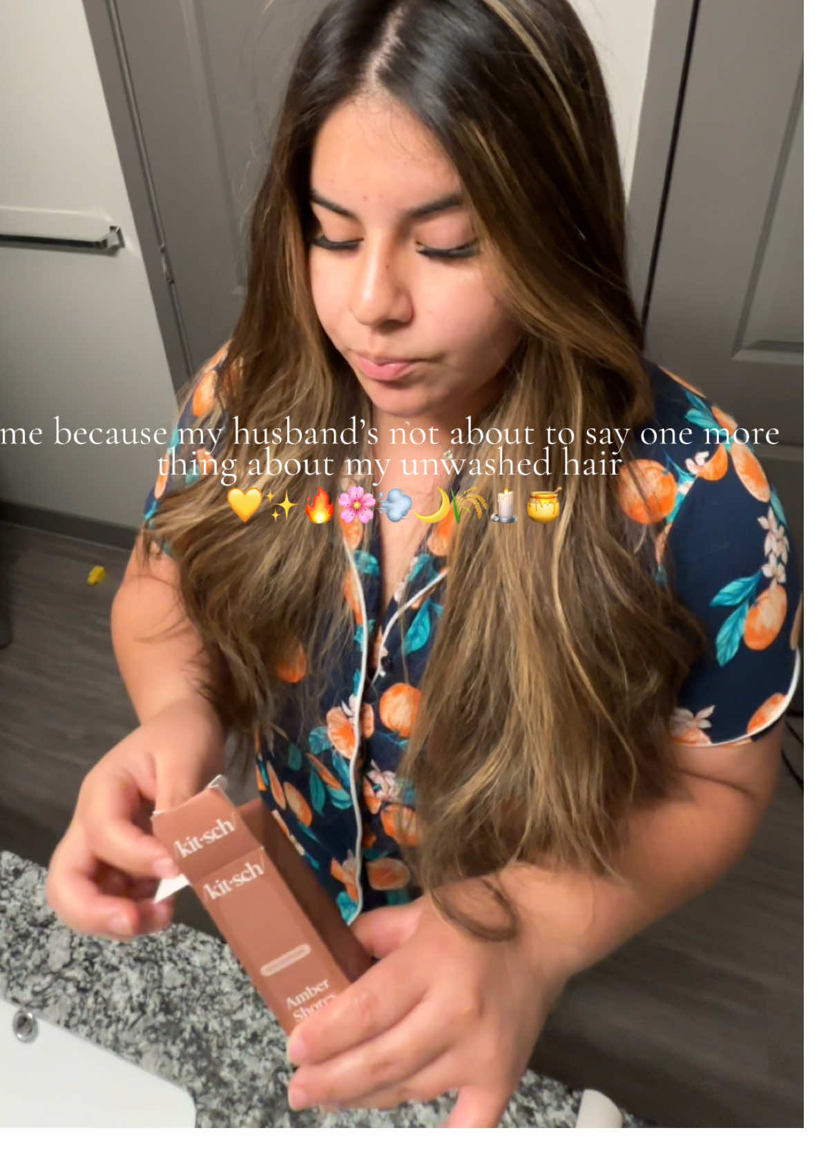 Smells like warm amber + compliments 🕯️✨ he can’t stop hugging me 😌💨 🌅 @Kitsch #hairperfume #kitsch #nightimeroutine #fyp #ttshop 