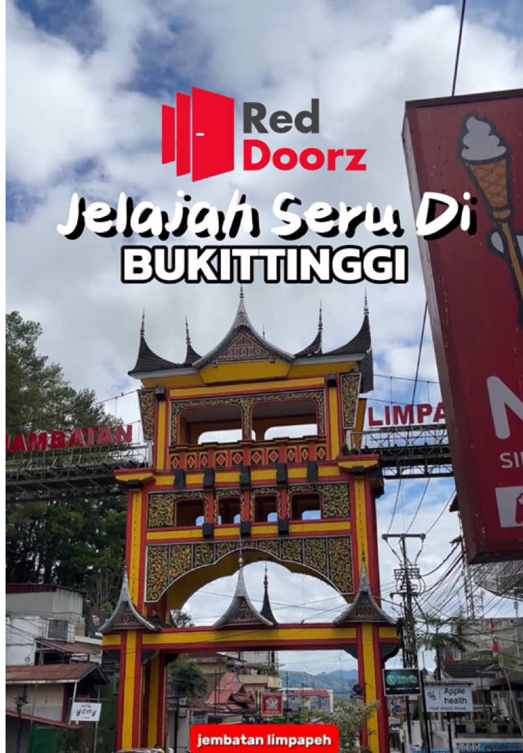Menjelajahi benteng fort de kock dan menyebrangi jembatan limpapeh tempat iconic yang ada di Kota Bukittinggi, dan tentunya kita juga harus mencari tempat penginapan yang startegis dekat kalau mau kemana-mana, nyaman dan harganya terjangkau. Pesannya lewat aplikasi RedDoorz, karena di RedDoorz banyak sekali pilihan penginapan dengan harga yang terjangkau dan lokasi yang startegis, dan sekarang kalau kamu pesan penginapan di RedDoorz ada potongan diskonnya loh kalau kamu pakai kode voucher 