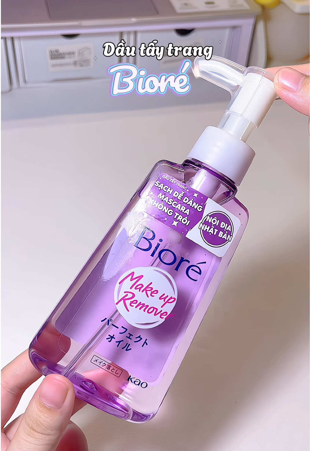 Bà nào hay makeup đậm thì dầu tẩy trang Biore là hongg thể bỏ qua nha, siuuu sạch luôn #dautaytrang #dautaytrangbiore #biore #biorevietnam #kaobiore 