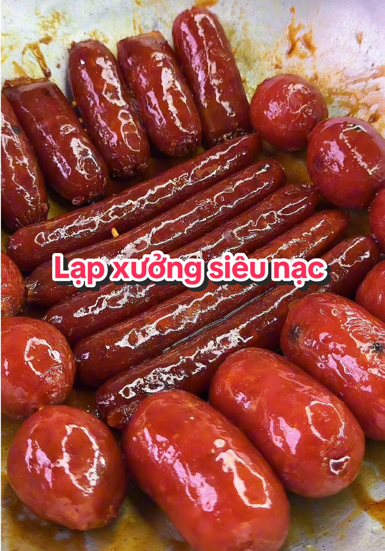 Thích ăn lạp xưởng mà sợ mỡ nhiều mau ngán Á thì mọi người ăn thử cái lạp xưởng của nhà Quỳnh Như này nha.                                                                   #xuhuongtiktok #LearnOnTikTok #xh #lapxuong #lapxuongsieunac 