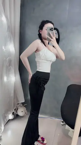 Mí bà hay tập gym đánh pic ngại mang váy vs quần ngắn đừng bỏ qua e quần này nhaaa. #tiktokthoitrang #mỗingàymộtoutfit #phoidoxinh 