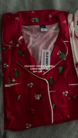 In love with these pjs!! 🎄linked in bio 🤭🔗 @Old Navy  #christmas #pajamas #shopping #haul #fypシ゚ 