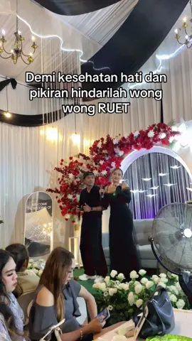 Malah milu ruet Lk mok kumpuli🤣@Mufly Key @DiniKurnia #promoseruweekend #fypシ゚viral🖤tiktok #TikTokAwardsID #aquadulu #dkgenk 