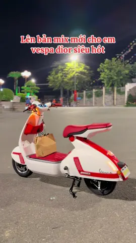 Vespa dior lên phiên bản trắng đỏ có làm các chị em say đắm🥰#xuhuong #xedap #xedapdien #xedep #thinhhanh 