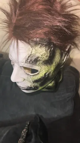 #MichaelMyersmask #halloweencostume #halloweenmask #mask #halloweenlook 