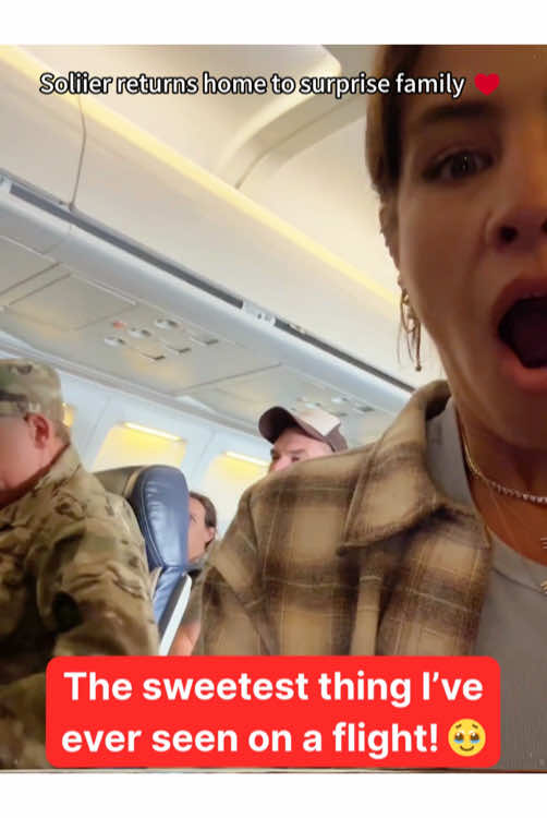 Finally reunited,let’s see how my family reacts🥹🥰#deployment #militaryhomecoming #usmc #marines #8months 