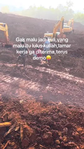 Nantipi ku ambil kan ko ban truk baru ko bakar😂🤣#storytambang #operator_excavator 