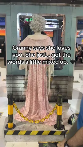 Give granny a 💋 #animatronics #spirithalloween #halloweentok #fyp #spookyseason 