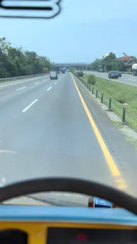 abang emang hitam dek... tapi anak abang di mana mana