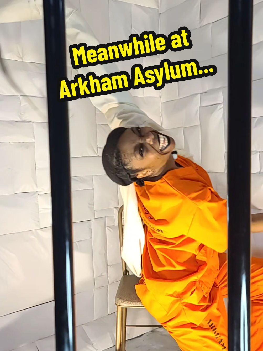 #meanwhileatarkhamasylum #arkhamasylum #harleyquinn 