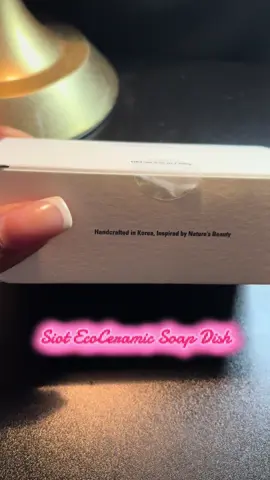 - ##Durable & Long-Lasting##: Constructed from high-quality mineral materials, resistant to moisture and everyday wear - ##Eco-Friendly Design##: Crafted from 100% natural minerals for a sustainable bathroom or kitchen accessory - ##Handmade Quality##: Meticulously handcrafted to ensure quality and uniqueness in every piece - ##Non-Slip & Easy to Clean##: Textured base ensures stability and the dish is easy to maintain with simple rinsing - ##Superior Drainage and Quick Drying##: Designed with a grooved surface to prevent water buildup and help soaps dry faster - # Korean Design##: Features a minimalist and timeless design inspired by Korean craftsmanship