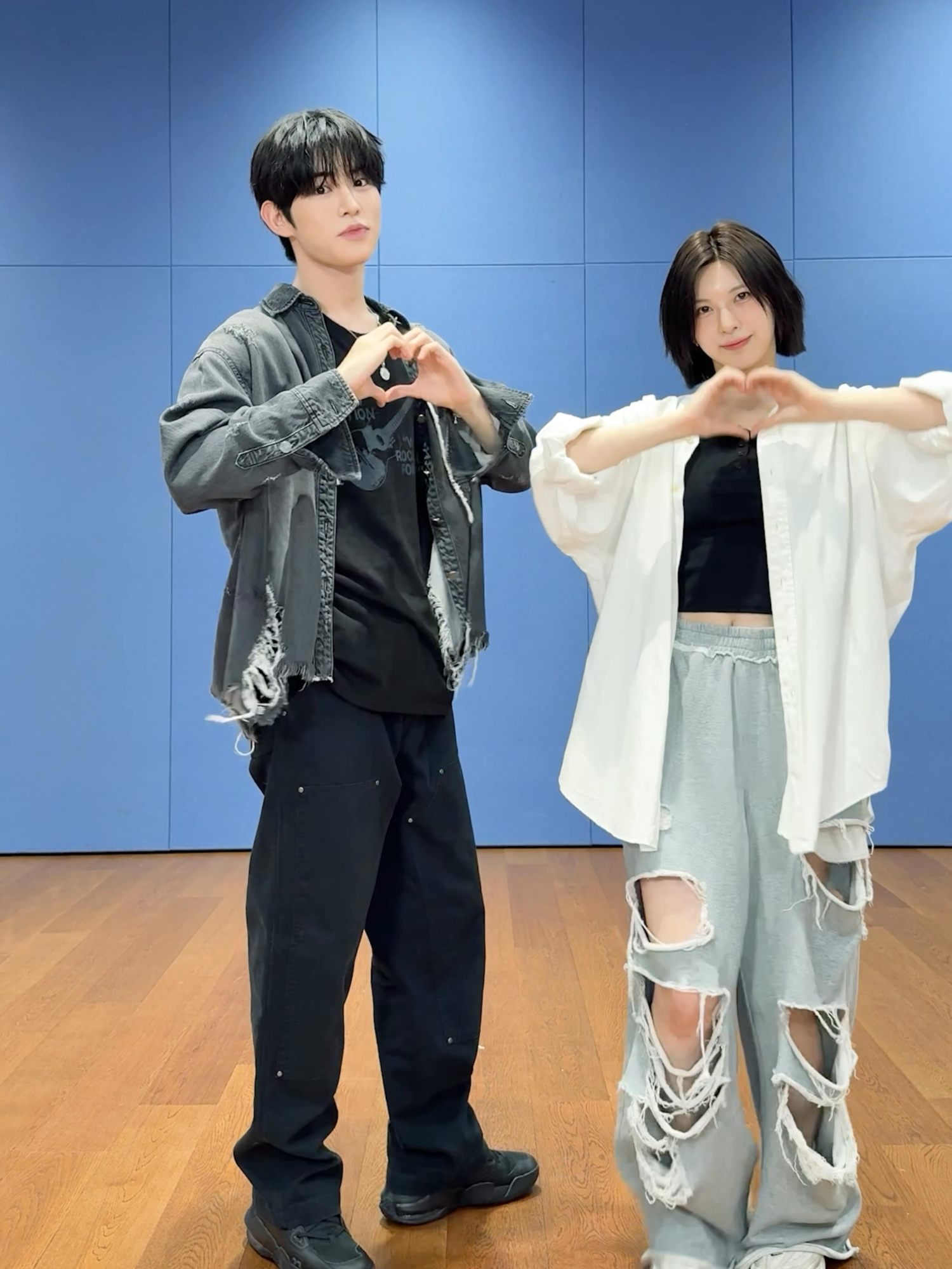 Blue Valentine with #Minje #KickFlip 🐶🛹˚ ༘⋆. #NMIXX #엔믹스 #배이 #BAE #BlueValentine  #NMIXX_BlueValentine #BlueValentineChallenge #킥플립 #민제