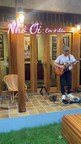 Nhỏ Oi#lehuyanhsang #nhacnaychillphet #guitarcover #guitartok #nhạchaymỗingày 