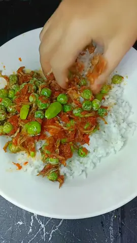 mari makan gaiiiiiiss 🤩  kali ini sambel ikan teri campur cipokak+petai mantul banget 👍  #mukbang #lapar #masakansimple #makan 