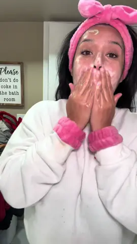 When removing your make up,do you ever think of the money wasted on the make up you put on just to wash it off? No,just me?#grwm #getunreadywithme #makeupremoval #facecleanser 