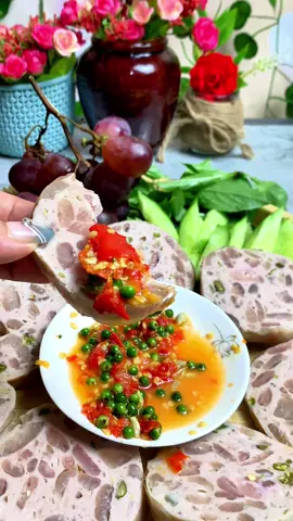 Chả lụa da ớt xiêm xanh. Ngồi nhâm nhi với lúa mạch nữa ta nói hết nước chấm luôn #chaluaotxiemxanh #chalua #ancungtiktok #xuhuong #shopngan93  @Shop ngân 93  @Shop ngân 93 