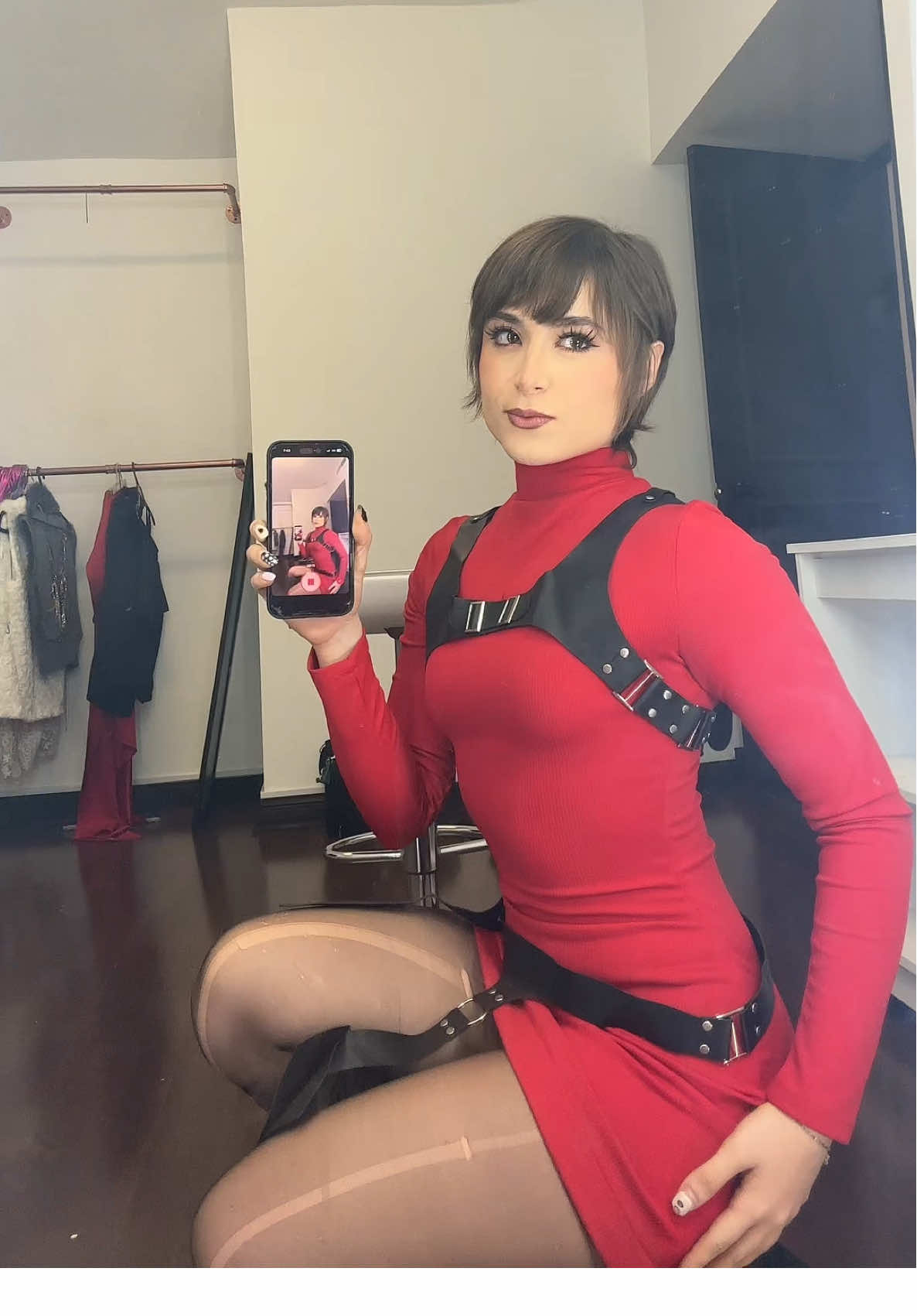 Tengo muchos videos que no subí cuando hice mi cosplay de Ada Wong🤨#adawong #adawongcosplay #cosplay #residentevil4 