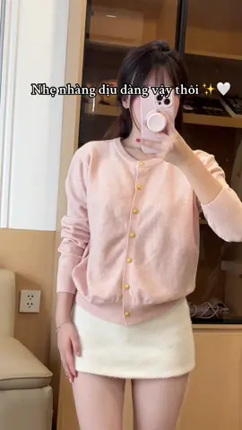 Một chiếc áo len có màu hồng siêu nhẹ nhàng 💞